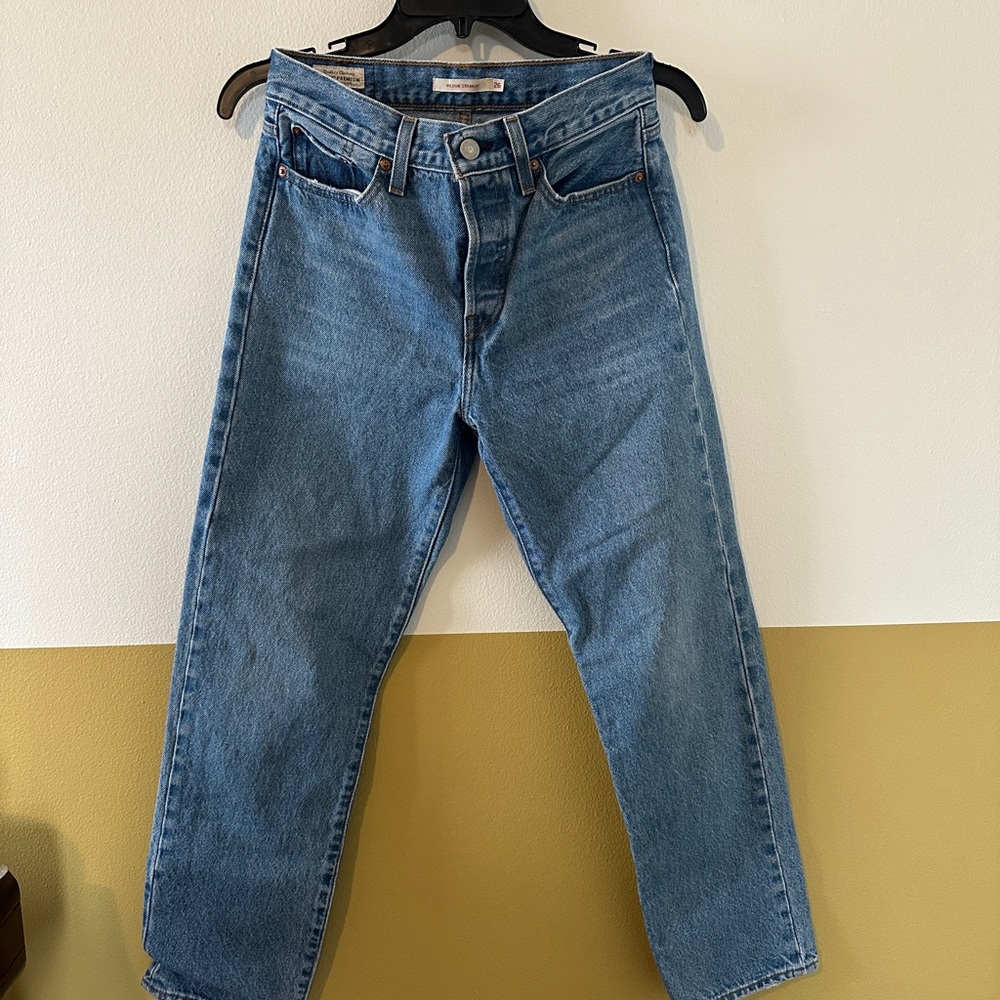 Levi’s Wedgie Straight 26
